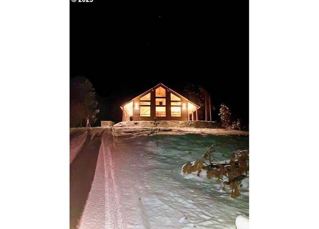 Property at 141151 Emerald Meadows Way, Crescent Lake, OR 97733, 3 beds, 3 baths