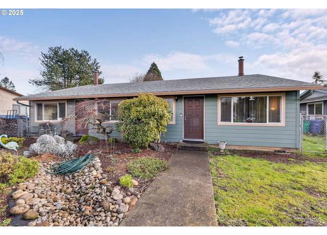 Property at 1142 SE 149th Pl, Portland, OR 97233, 4 beds, 2 baths