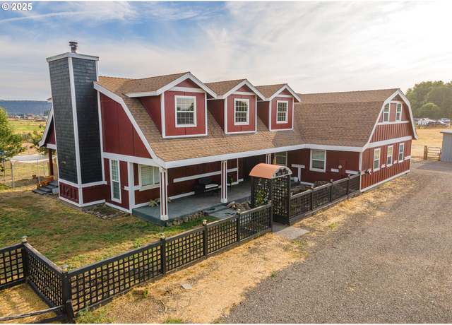 Property at 2812 NW Brookfield Ct, Prineville, OR 97754, 4 beds, 2 baths