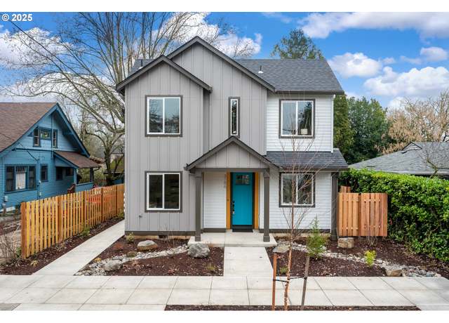Property at 3186 SE 62nd Ave, Portland, OR 97206, 2 beds, 2.5 baths