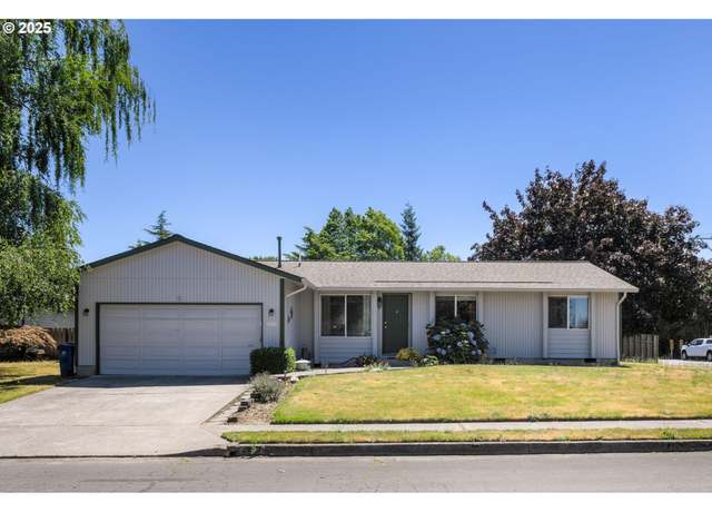 Property at 2910 SE 16th St, Gresham, OR 97080, 3 beds, 2 baths