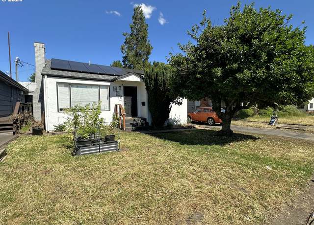 Property at 631 W Union St, Roseburg, OR 97471, 2 beds, 1 bath