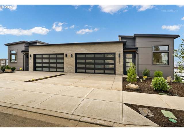 Property at 2417 E 6th St, Vancouver, WA 98661, 3 beds, 2.5 baths
