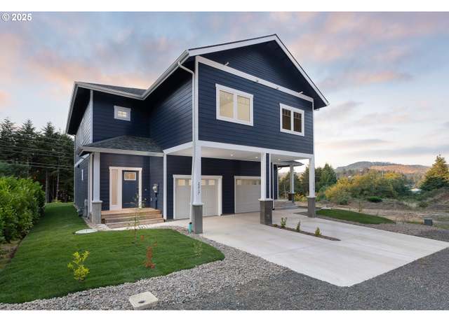 Property at 2217 SE 14th St, Lincoln City, OR 97367, 3 beds, 2.5 baths