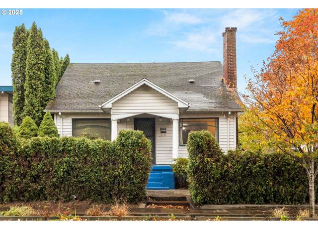 Property at 1806 SE Division St, Portland, OR 97202, 3 beds, 1.5 baths