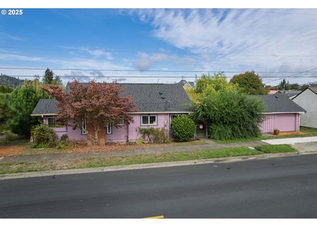 Property at 655 6th St, Myrtle Point, OR 97458, 2 beds, 1 bath