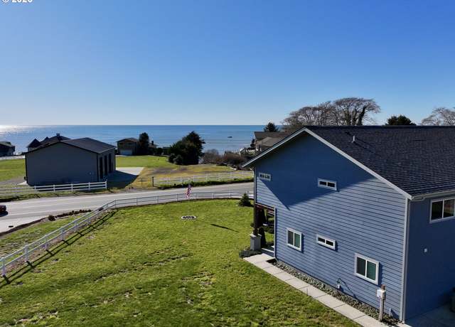 Property at 15289 Oceanview Dr, Brookings, OR 97415, 3 beds, 3 baths