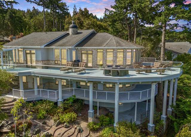 Property at 94414 Tom Cat Hill Rd, Gold Beach, OR 97444, 3 beds, 4.5 baths