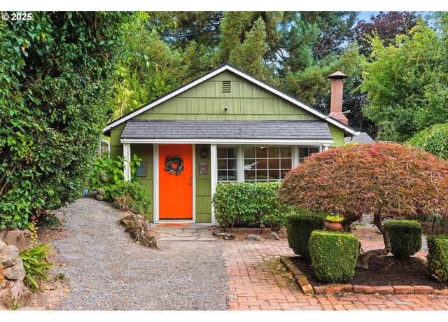 Property at 3307 SW Spring Garden St, Portland, OR 97219, 2 beds, 2 baths