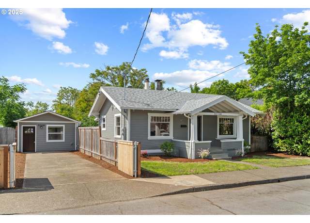 Property at 8316 SE Raymond Ct, Portland, OR 97266, 3 beds, 2 baths