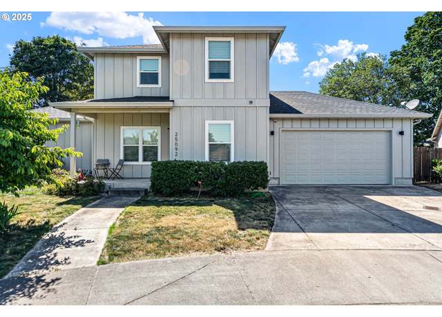 Property at 25092 Amber Ct, Veneta, OR 97487, 4 beds, 2.5 baths