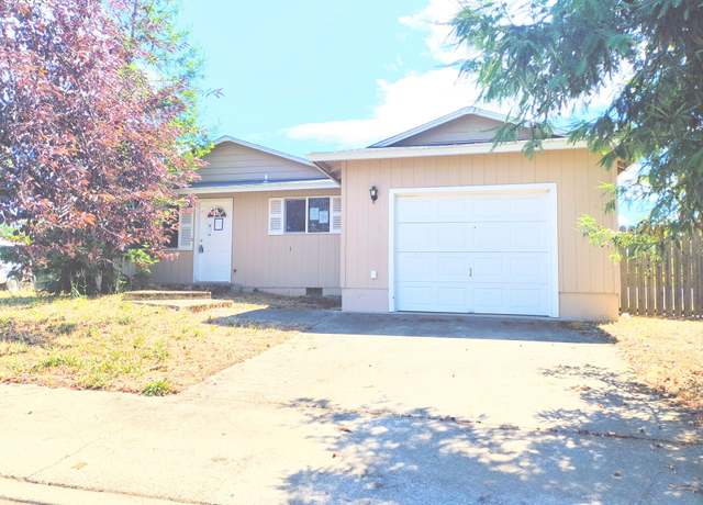 Property at 225 Corona Loop Rd, Roseburg, OR 97471, 3 beds, 1 bath