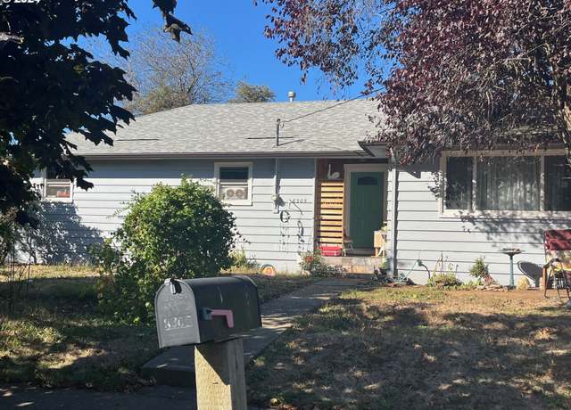 Property at 8305 SE 68th Ave, Portland, OR 97206, 3 beds, 1 bath