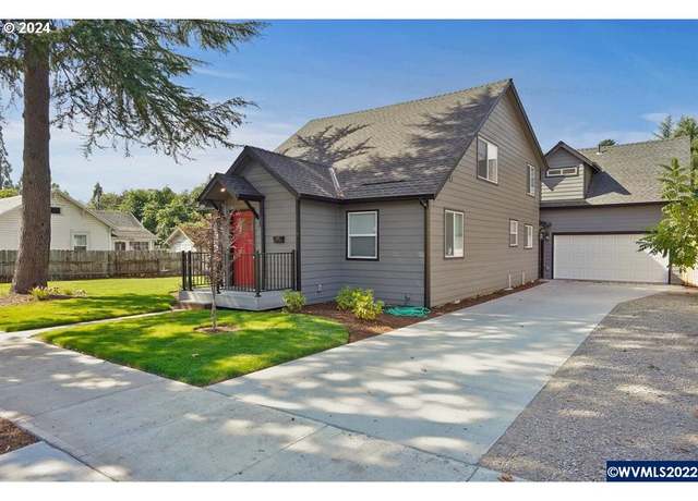 Property at 1117 6th St, Salem, OR 97304, 6 beds, 4 baths