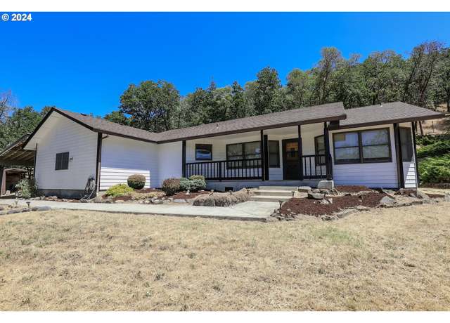 Property at 495 Sinclair Ln, Roseburg, OR 97471, 3 beds, 2 baths
