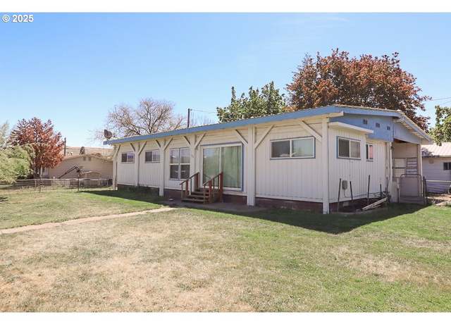Property at 460 W Fulton St, Union, OR 97883, 4 beds, 3 baths