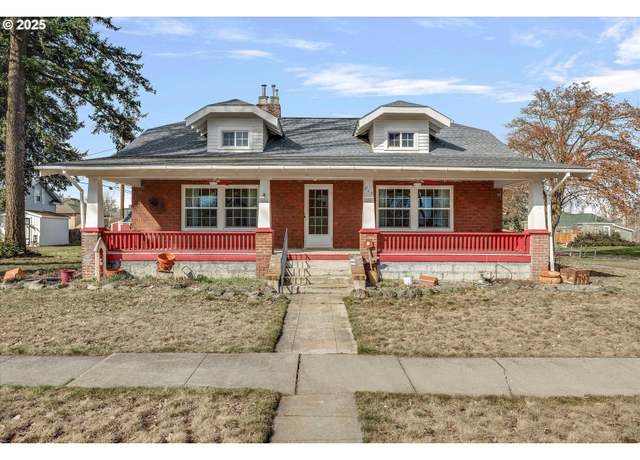 Property at 217 N Grant St, Goldendale, WA 98620, 4 beds, 2.5 baths