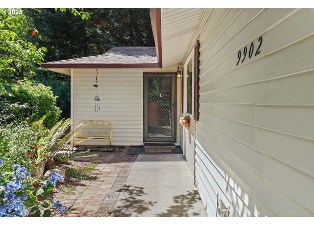 Property at 9902 NE Oakhurst Dr, Vancouver, WA 98662, 3 beds, 2 baths
