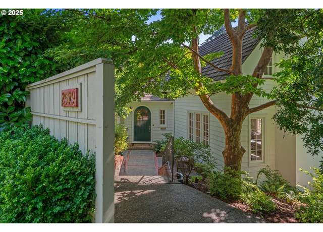 Property at 2599 SW Montgomery Dr, Portland, OR 97201, 3 beds, 1.5 baths