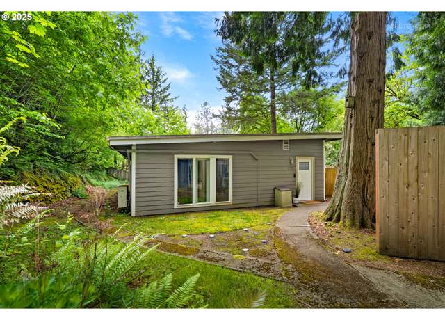 Property at 9215 SW 45th Dr, Portland, OR 97219, 3 beds, 2 baths