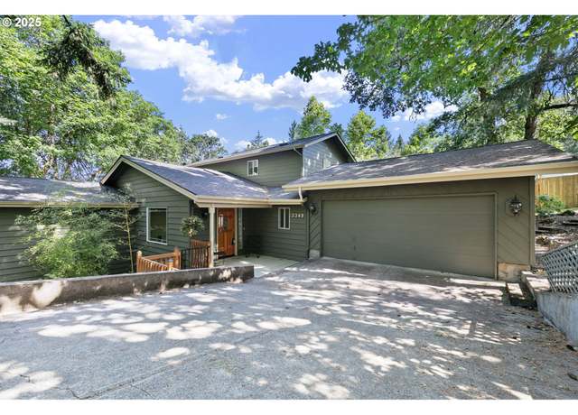 Property at 3349 Videra Dr, Eugene, OR 97405, 4 beds, 3.5 baths