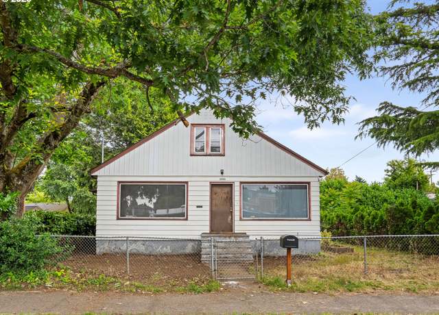 Property at 5906 SE 48th Ave, Portland, OR 97206, 4 beds, 2 baths