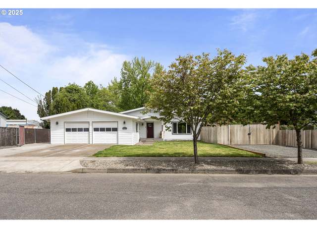 Property at 10275 SW Winter Ln, Beaverton, OR 97008, 3 beds, 2.5 baths