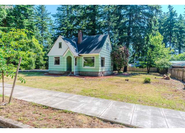 Property at 3230 SE 118th Ave, Portland, OR 97266, 4 beds, 2 baths
