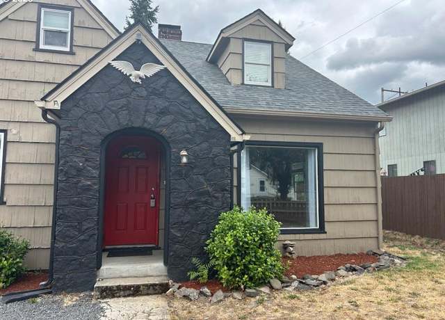 Property at 1910 E 33rd St, Vancouver, WA 98663, 5 beds, 2 baths