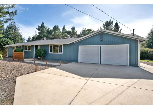 Property at 2034 45th St, Florence, OR 97439, 3 beds, 2 baths