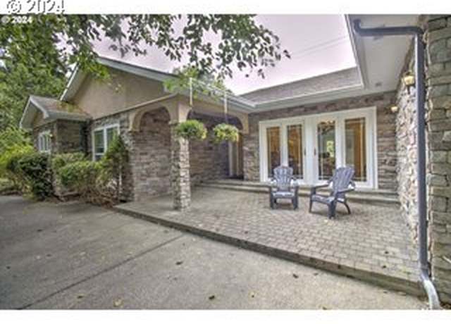 Property at 17130 Eastwood Ln, Brookings, OR 97415, 3 beds, 2.5 baths