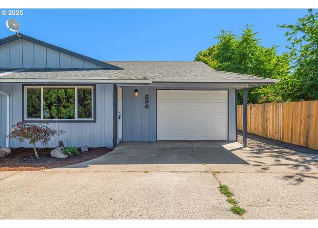 Property at 696 NW Fenton St, Mcminnville, OR 97128, 2 beds, 1.5 baths