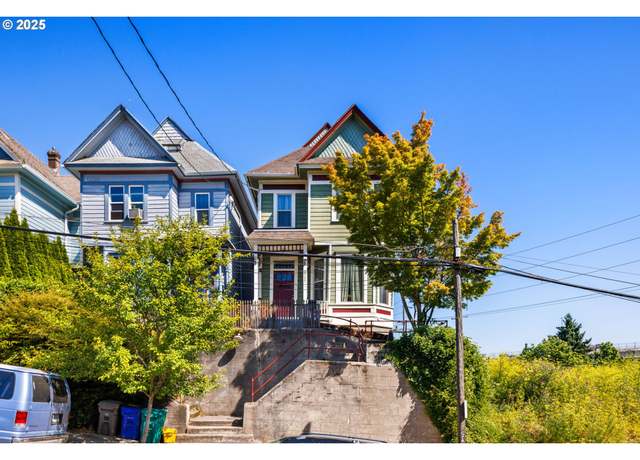 Property at 117 S Arthur St, Portland, OR 97201, 8 beds, 3.5 baths