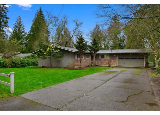 Property at 4033 Calaroga Cir, West Linn, OR 97068, 6 beds, 3 baths