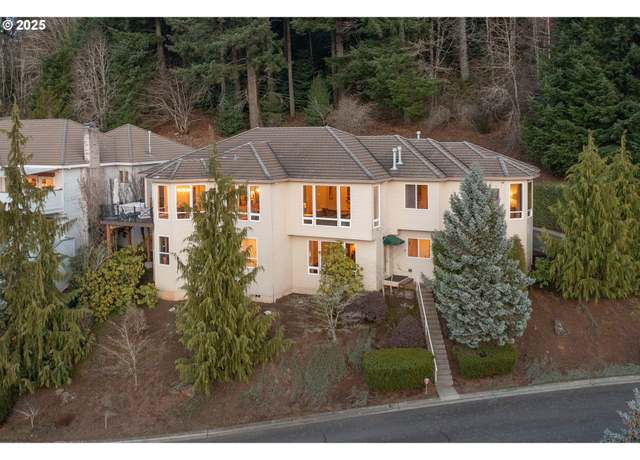 Property at 9644 SE Westview Ct, Happy Valley, OR 97086, 4 beds, 2.5 baths