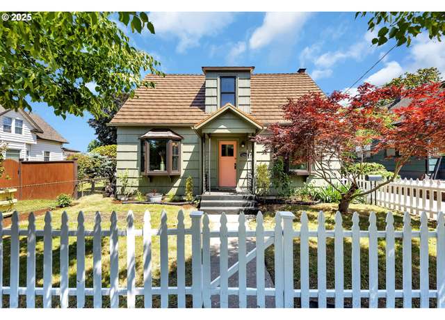 Property at 6206 N Denver Ave, Portland, OR 97217, 3 beds, 2.5 baths