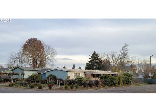 Property at 2216 Greentree Dr, Salem, OR 97305, 2 beds, 2 baths