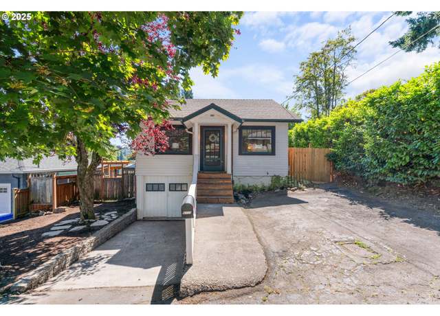 Property at 6908 SW 55th Ave, Portland, OR 97219, 3 beds, 2 baths