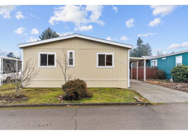 Property at 18198 S Silverwood Dr, Oregon City, OR 97045, 3 beds, 2 baths