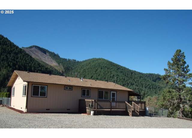 Property at 375 Jordan Creek Rd, Riddle, OR 97469, 3 beds, 1.5 baths