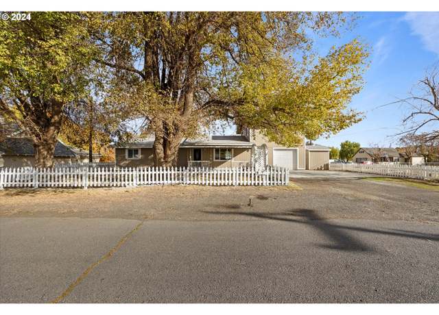 Property at 150 S Earl Ct, Stanfield, OR 97875, 4 beds, 2.5 baths
