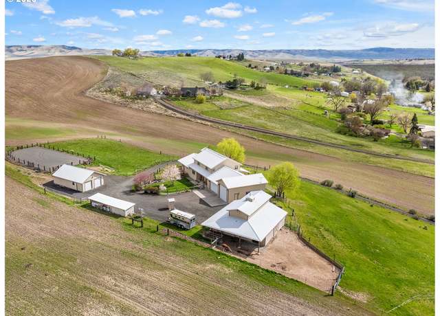 Property at 71687 SW Lake Dr, Pendleton, OR 97801, 6 beds, 4 baths