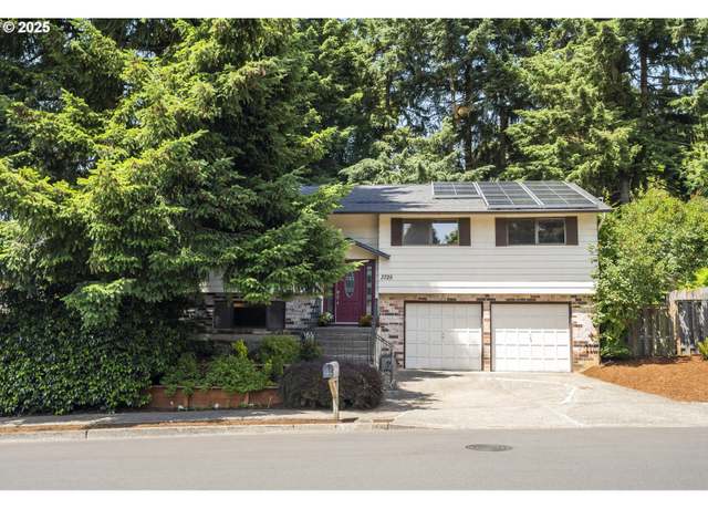Property at 3725 NW 1st St, Gresham, OR 97030, 4 beds, 2.5 baths