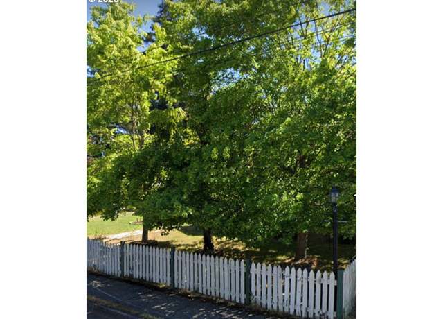 Property at 187 37th St, Springfield, OR 97478, 3 beds, 1 bath