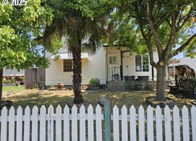 Property at 187 37th St, Springfield, OR 97478, 3 beds, 1 bath