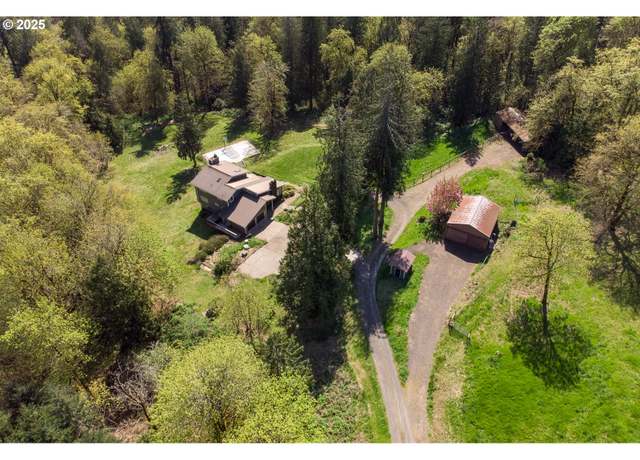 Property at 27690 SW Strawberry Hill Dr, Hillsboro, OR 97123, 5 beds, 3.5 baths