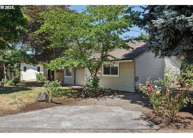 Property at 8603 SE Pardee St, Portland, OR 97266, 2 beds, 1 bath