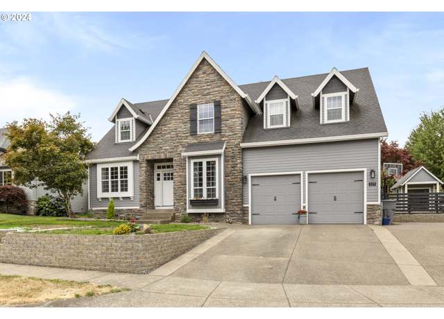 Property at 525 NW Hillcrest Loop, Mcminnville, OR 97128, 4 beds, 2.5 baths