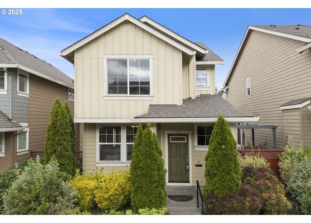 Property at 321 NE Edgeway Dr, Hillsboro, OR 97006, 3 beds, 2.5 baths