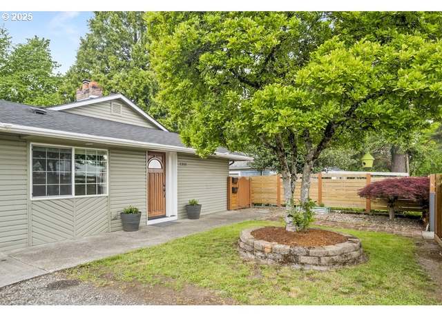 Property at 2203 SE 85th Ave, Portland, OR 97216, 5 beds, 3 baths